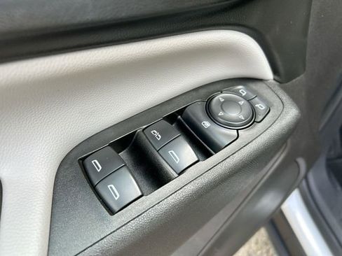 Used 2018 Chevrolet Equinox LT AWD/4WD image 22