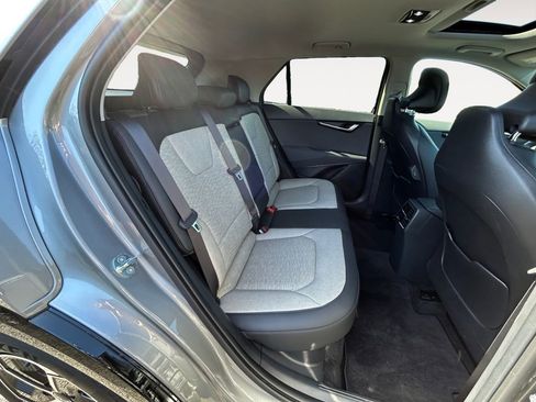 Used 2024 Kia Niro FWD image 12