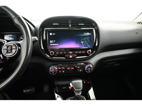 Used 2021 Kia Soul EX FWD image 16