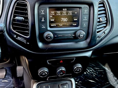 Used 2018 Jeep Compass Sport FWD image 22