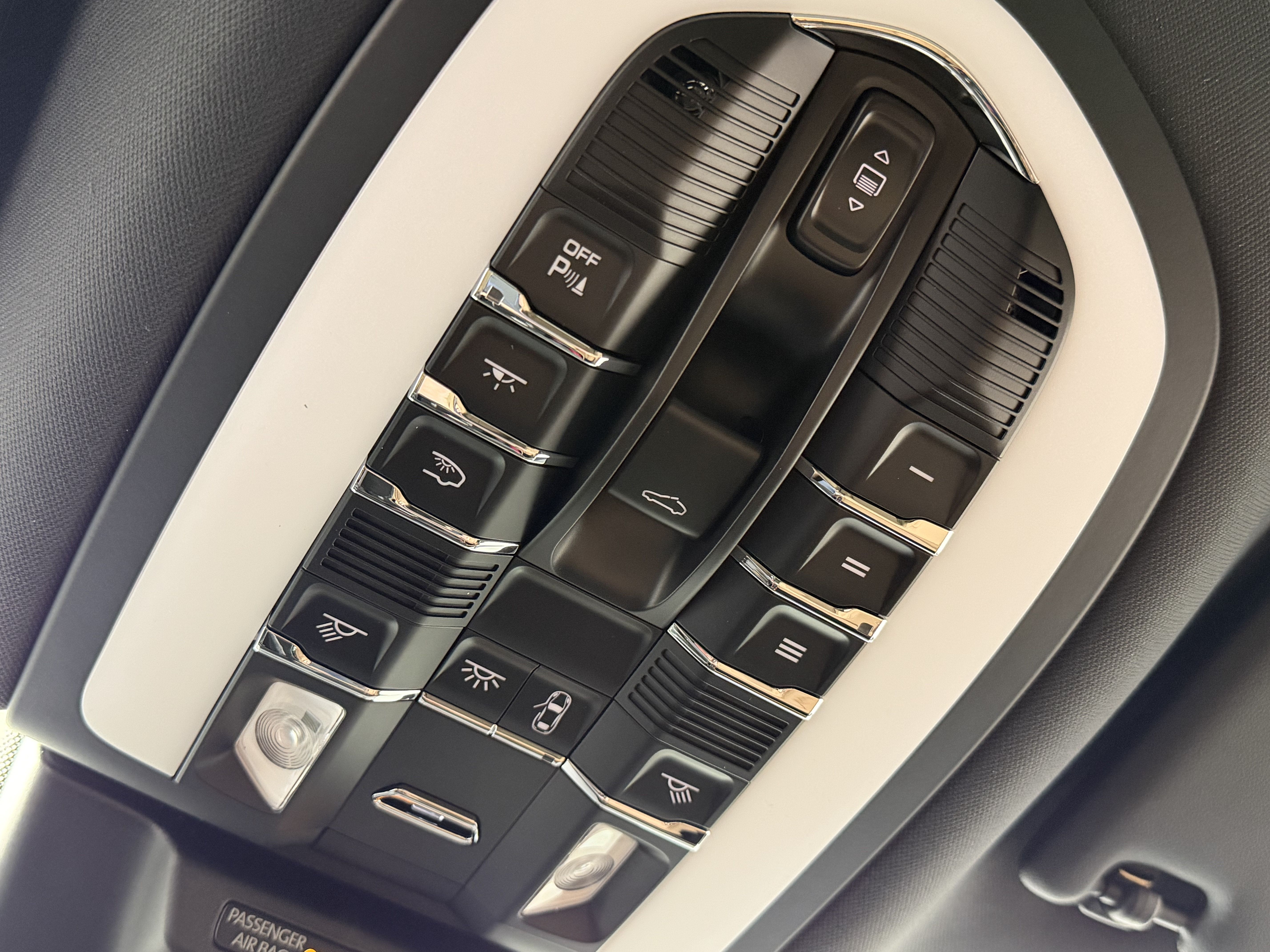 Certified 2026 Porsche Macan AWD/4WD image 34