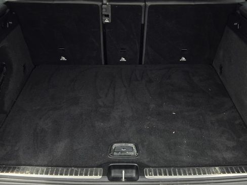 Used 2021 Mercedes-Benz GLC 300 image 10
