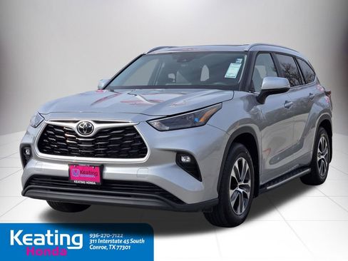 Used 2024 Toyota Highlander LE image 4