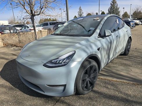 Used 2021 Tesla Model Y Long Range image 1