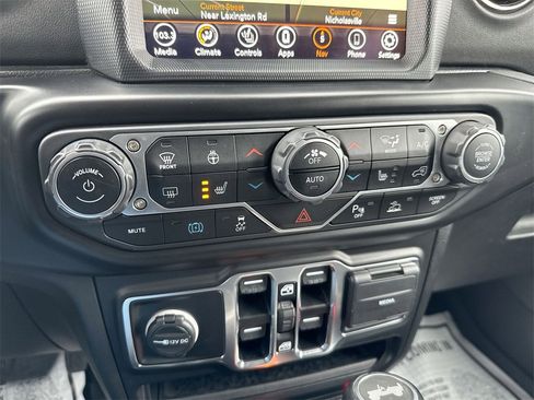 Used 2021 Jeep Wrangler Unlimited Sahara image 17