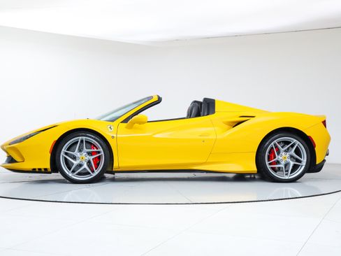 Certified 2022 Ferrari F8 Tributo image 4