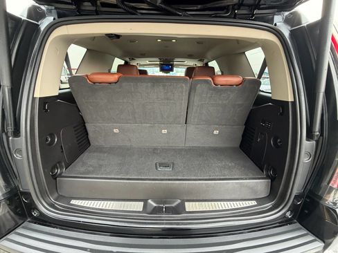Used 2019 Cadillac Escalade Premium Luxury AWD/4WD image 18