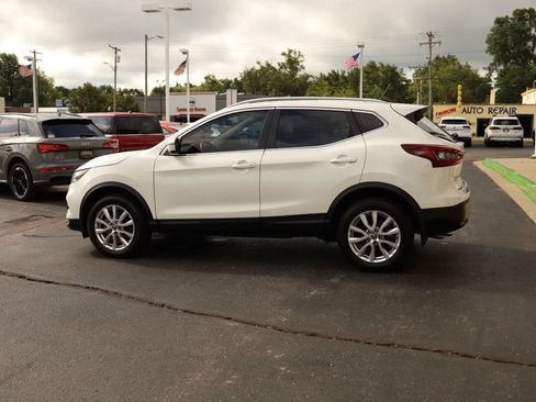 Used 2021 Nissan Rogue Sport SV FWD image 9