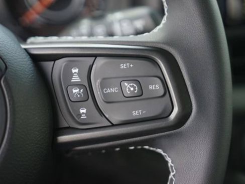Used 2025 Jeep Wrangler Unlimited Sport AWD/4WD image 23
