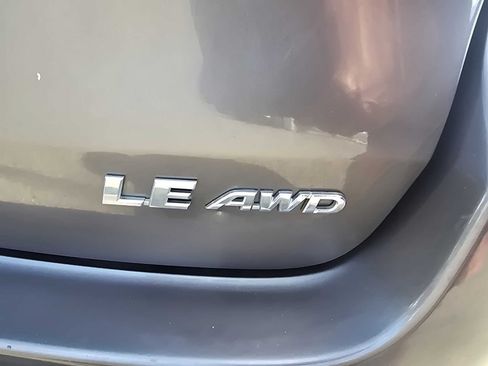 Used 2017 Toyota Highlander LE AWD/4WD image 17
