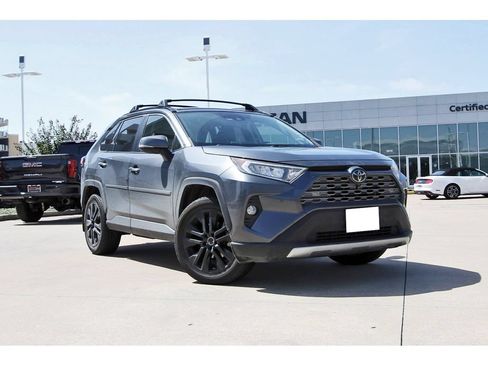Used 2019 Toyota RAV4 Limited FWD image 1