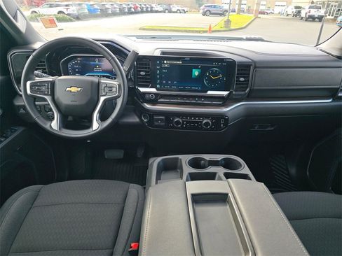 Used 2025 Chevrolet Silverado 2500 LT w/ Convenience Package image 14
