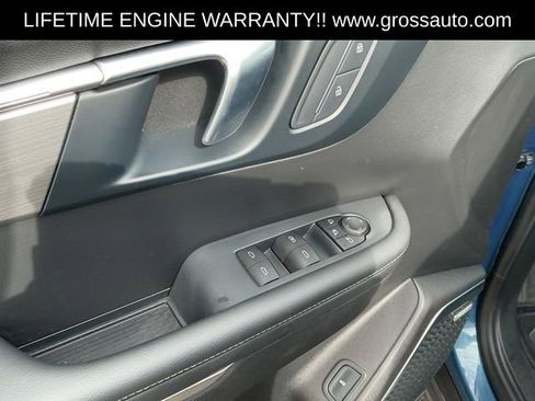 Used 2025 Buick Enclave Preferred AWD/4WD image 9