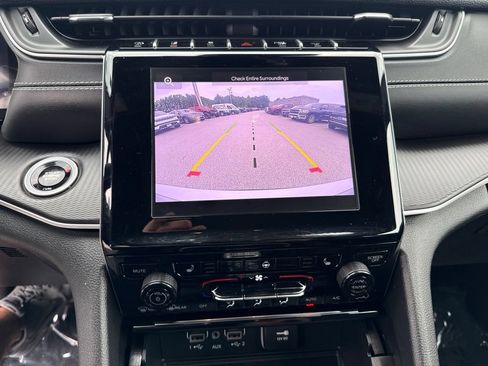 Certified 2025 Jeep Grand Cherokee L Laredo w/ Luxury Tech Group I AWD/4WD image 13