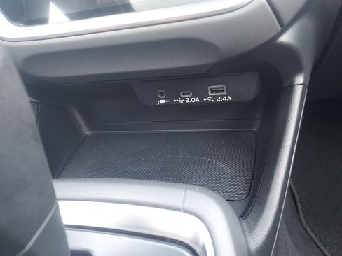 Used 2025 Subaru Crosstrek 2.0i Premium AWD/4WD image 17
