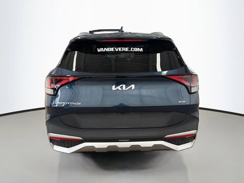 Used 2023 Kia Sportage EX AWD/4WD image 8