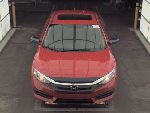 Used 2018 Honda Civic EX image 2