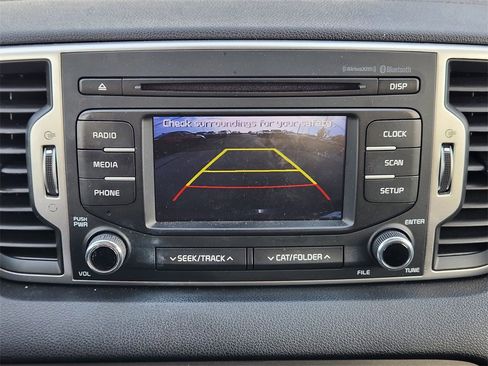 Used 2018 Kia Sportage LX image 16