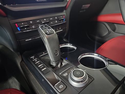 Used 2022 Maserati Ghibli Modena RWD image 21
