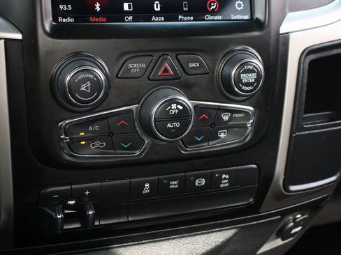 Used 2018 RAM 2500 SLT AWD/4WD image 27
