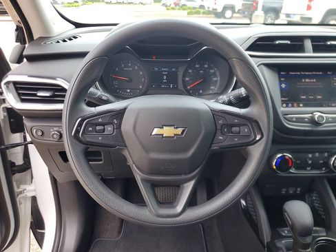 Used 2023 Chevrolet TrailBlazer LT FWD image 19