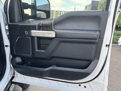 Used 2021 Ford F250 Lariat w/ Lariat Value Package AWD/4WD image 28