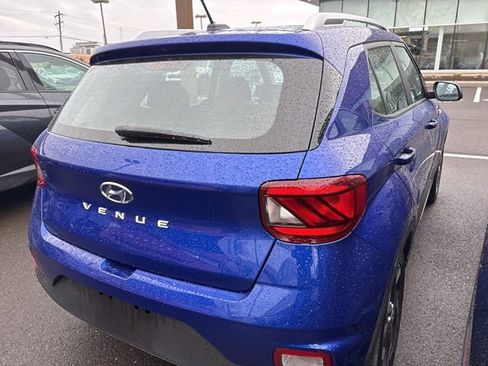 Certified 2024 Hyundai Venue SEL image 6