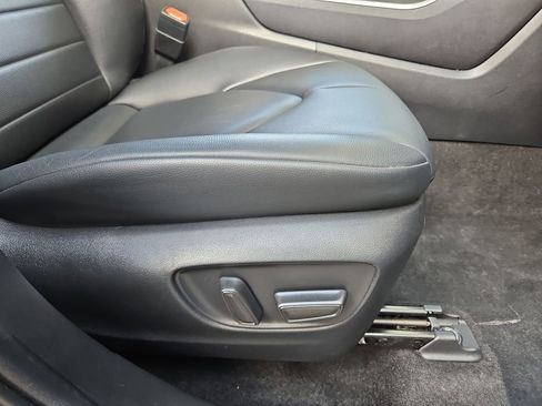 Used 2023 Toyota Highlander XLE image 29