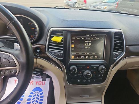 Used 2014 Jeep Grand Cherokee Limited w/ Luxury Group II AWD/4WD image 17