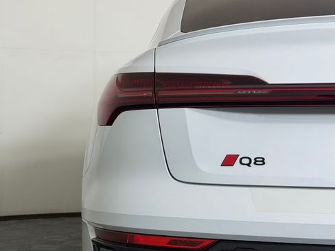 Used 2024 Audi Q8 e-tron Prestige AWD/4WD image 13