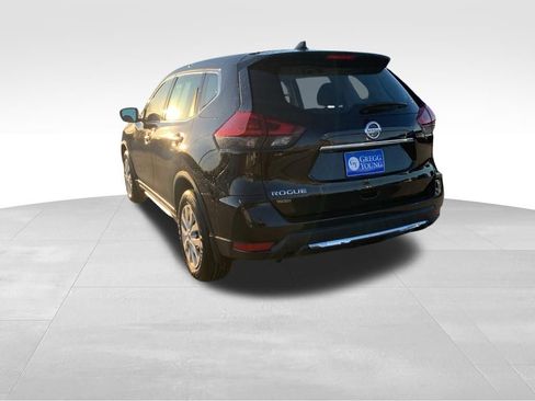 Used 2019 Nissan Rogue FWD image 3