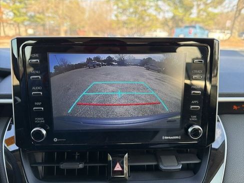 Used 2021 Toyota Corolla LE image 16