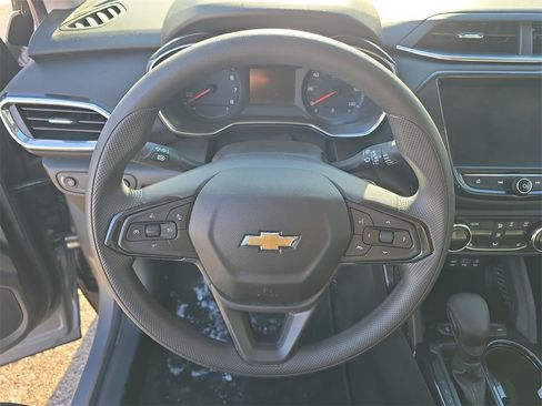Used 2023 Chevrolet TrailBlazer LT w/ Convenience Package image 11