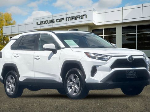 Used 2025 Toyota RAV4 XLE image 6