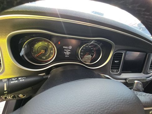 Used 2017 Dodge Charger R/T Scat Pack w/ Driver Confidence Group RWD image 2