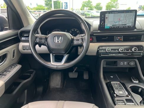 Used 2024 Honda Pilot Touring image 25