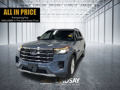 Used 2025 Ford Explorer Active AWD/4WD image 1