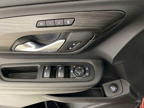 Used 2023 GMC Terrain SLT image 26