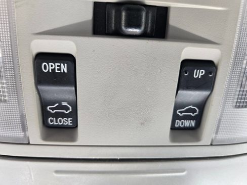 Used 2017 Toyota RAV4 XLE AWD/4WD image 22