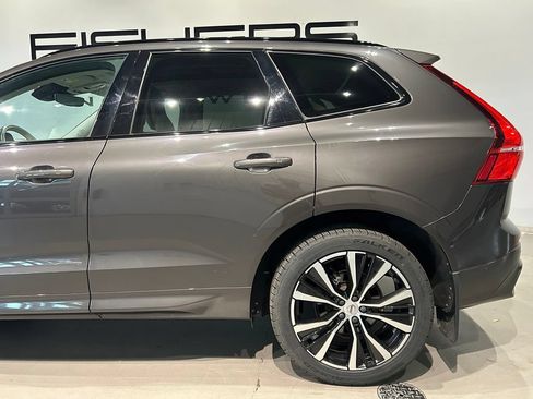 Used 2023 Volvo XC60 B5 Plus w/ Climate Package AWD/4WD image 3