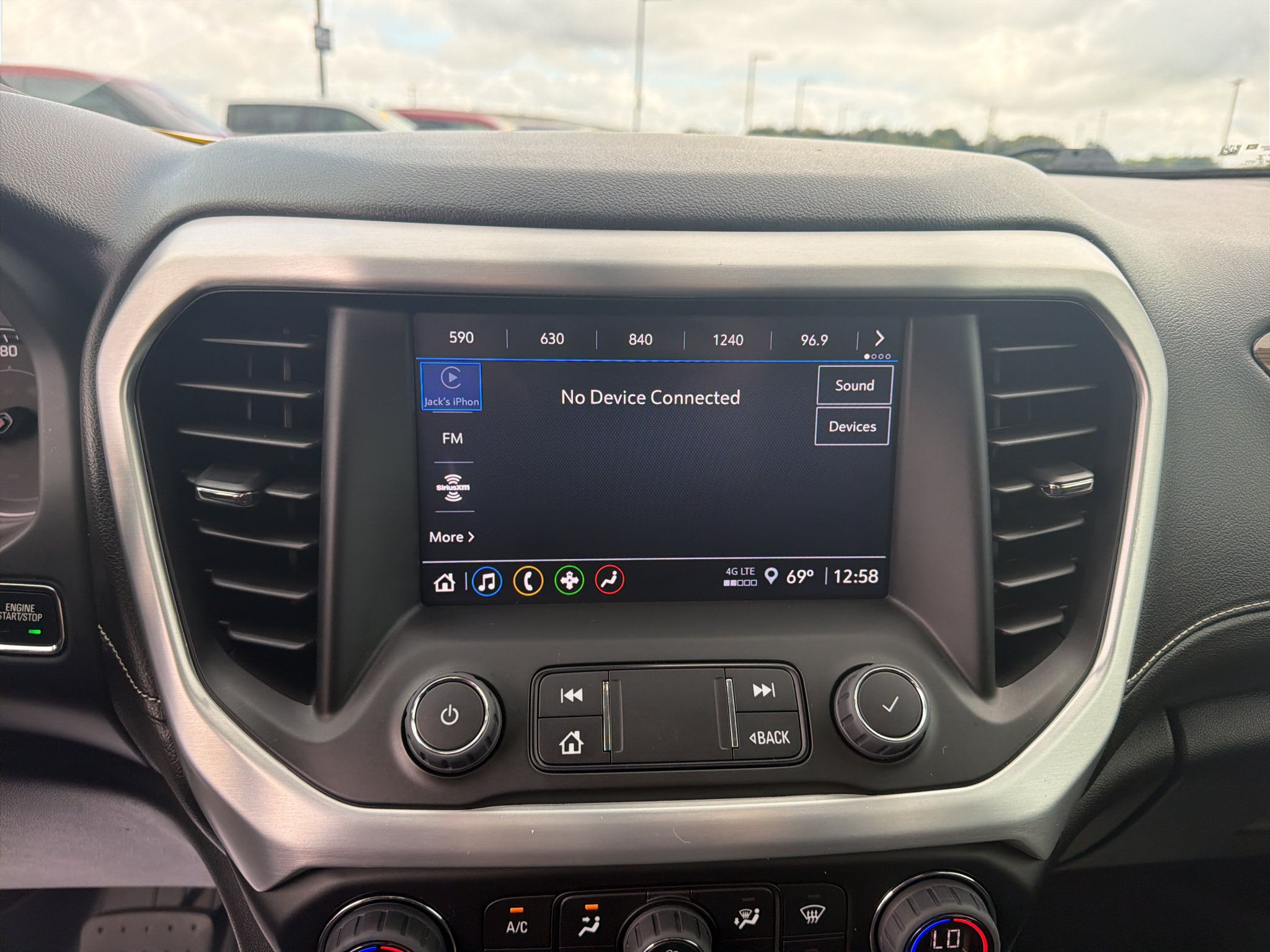 Used 2023 GMC Acadia SLE w/ Driver Convenience Package FWD image 15