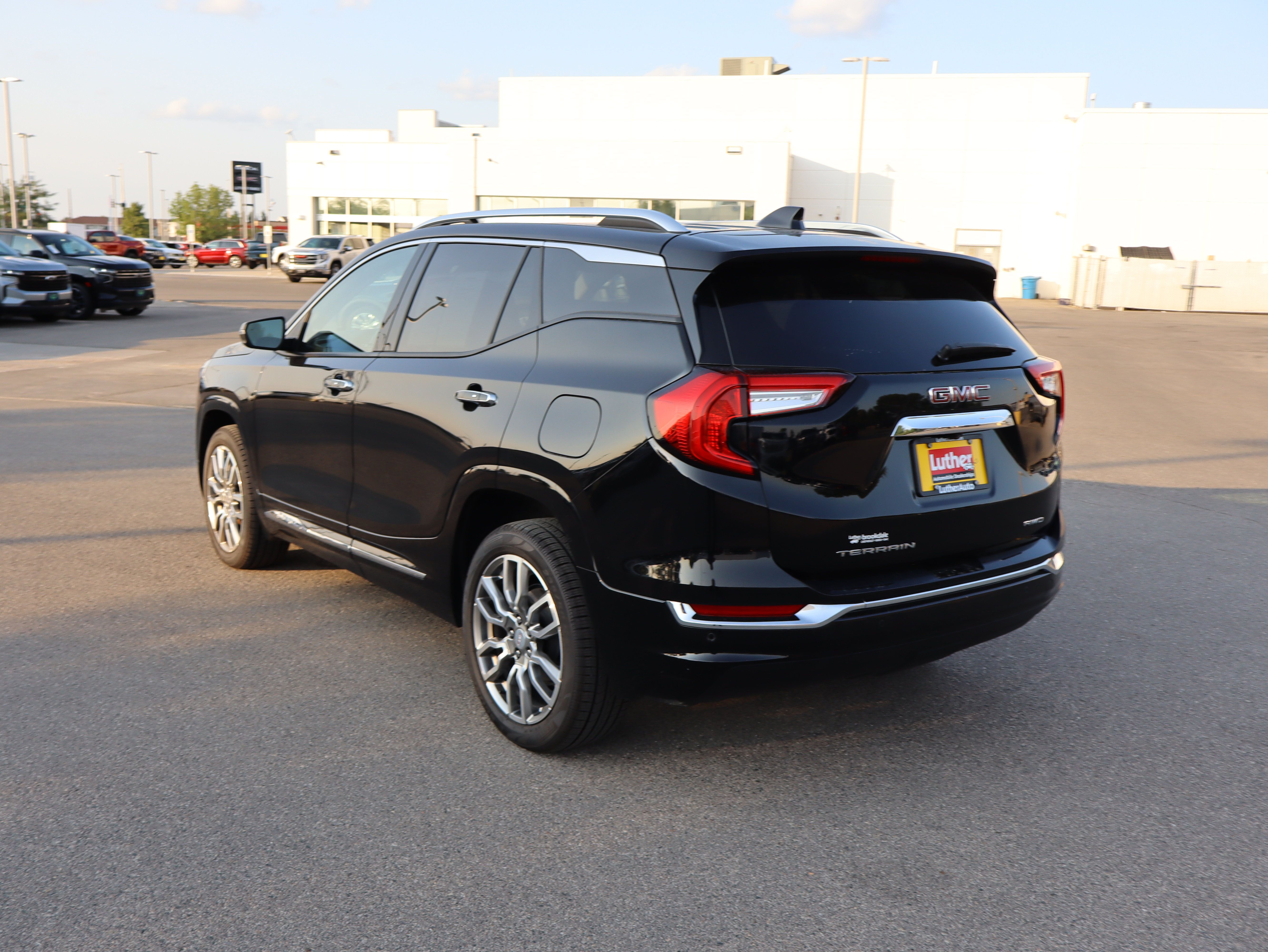 Certified 2022 GMC Terrain Denali w/ Denali Premium Package AWD/4WD image 5