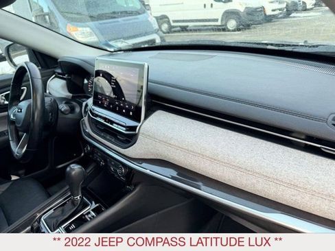 Certified 2022 Jeep Compass Latitude w/ Sun and Sound Group image 8