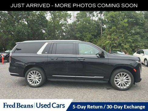 Used 2023 Cadillac Escalade ESV Premium Luxury w/ LPO, Floor Liner Package AWD/4WD image 9