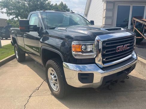 Used 2017 GMC Sierra 3500 4x4 Regular Cab image 10