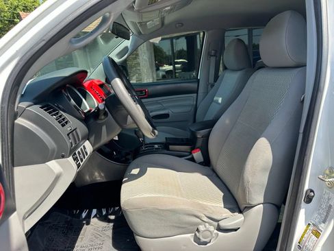 Used 2015 Toyota Tacoma 4x4 Double Cab w/ SR Package image 10