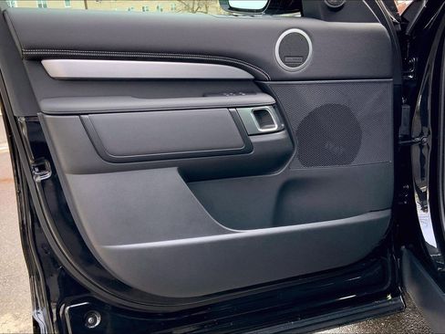 New 2026 Land Rover Discovery Limited Edition image 10