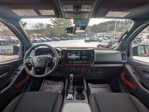 Used 2025 Nissan Frontier PRO-4X w/ Pro Convenience Package image 18