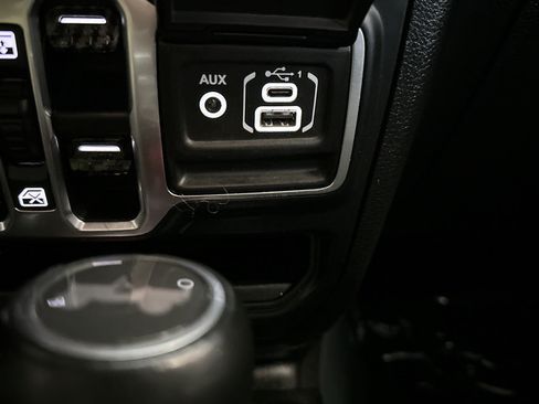 Used 2019 Jeep Wrangler Unlimited Sport S AWD/4WD image 21