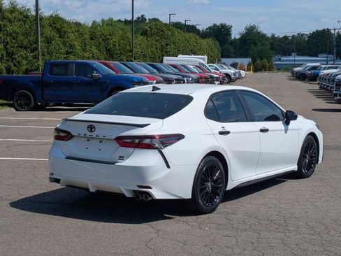 Used 2021 Toyota Camry SE AWD/4WD image 3